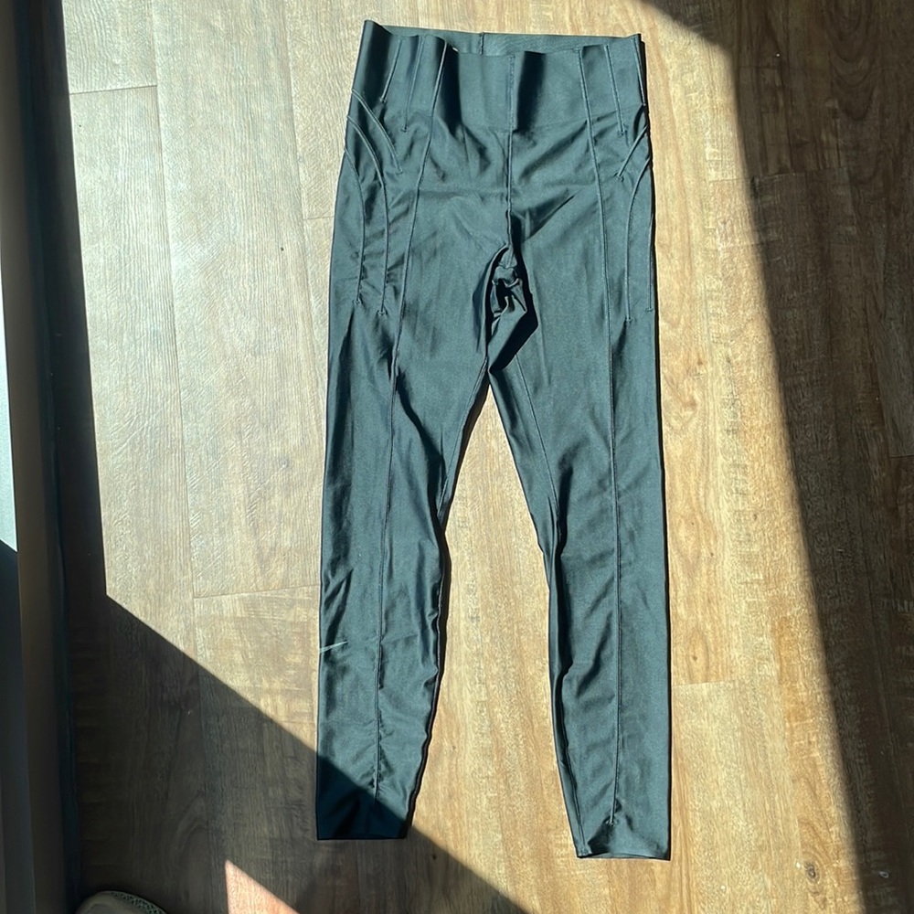 BNWOT. Never worn lux Nike black leggings.